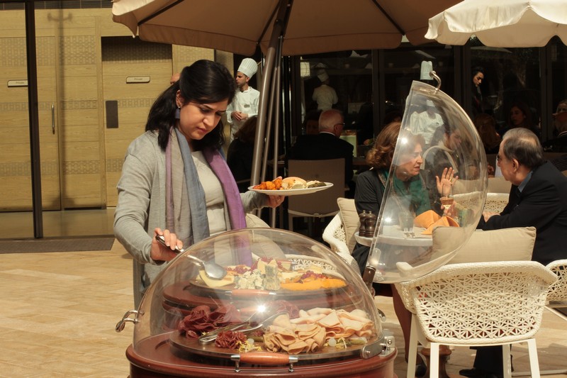 Sunday Buffet at Kempinski Summerland Hotel